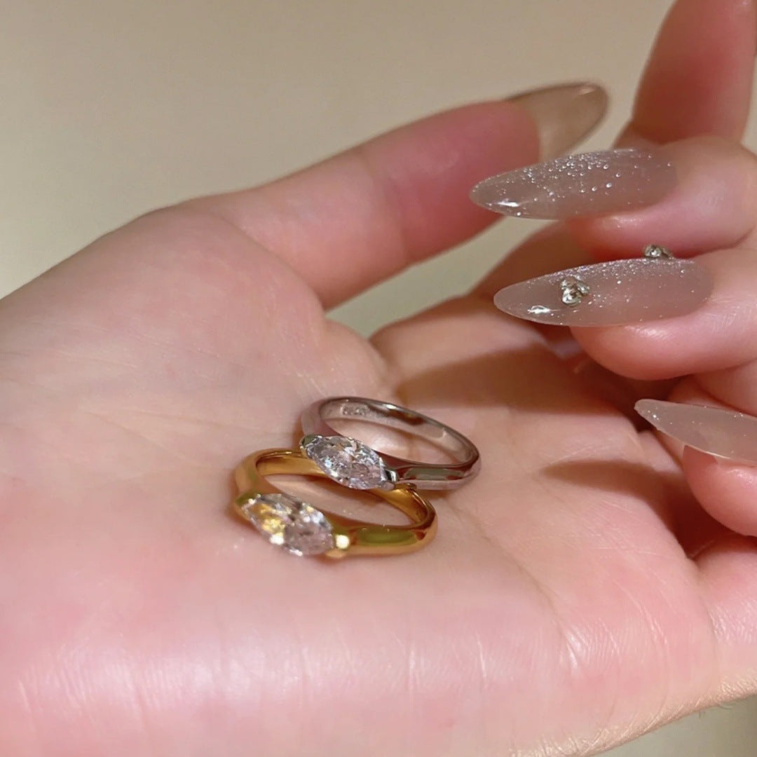 Dimmable Ring Light – Elysia Marquise Light - packaging and contents